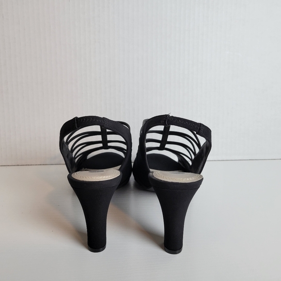 Yera Black Strappy Open-Toe Heals in Size 9M with 3 in heel - Picture 3 of 8